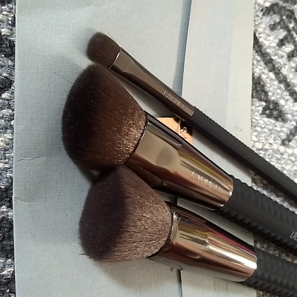 3 LARUCE Brushes - shadow,contour, foundation - Picture 2 of 3